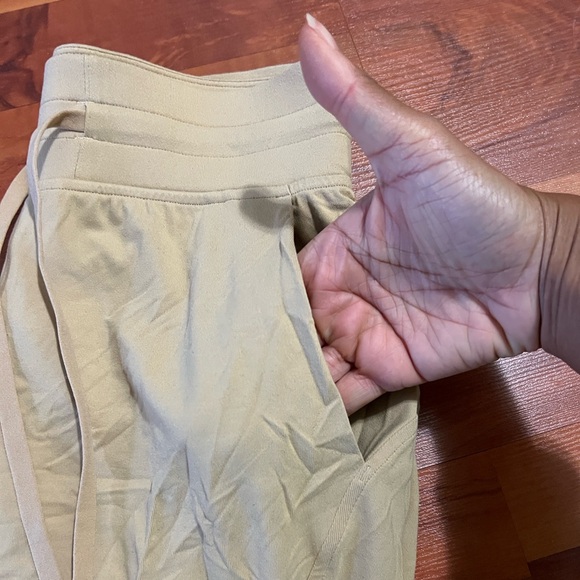 lululemon joggers - Picture 2 of 8